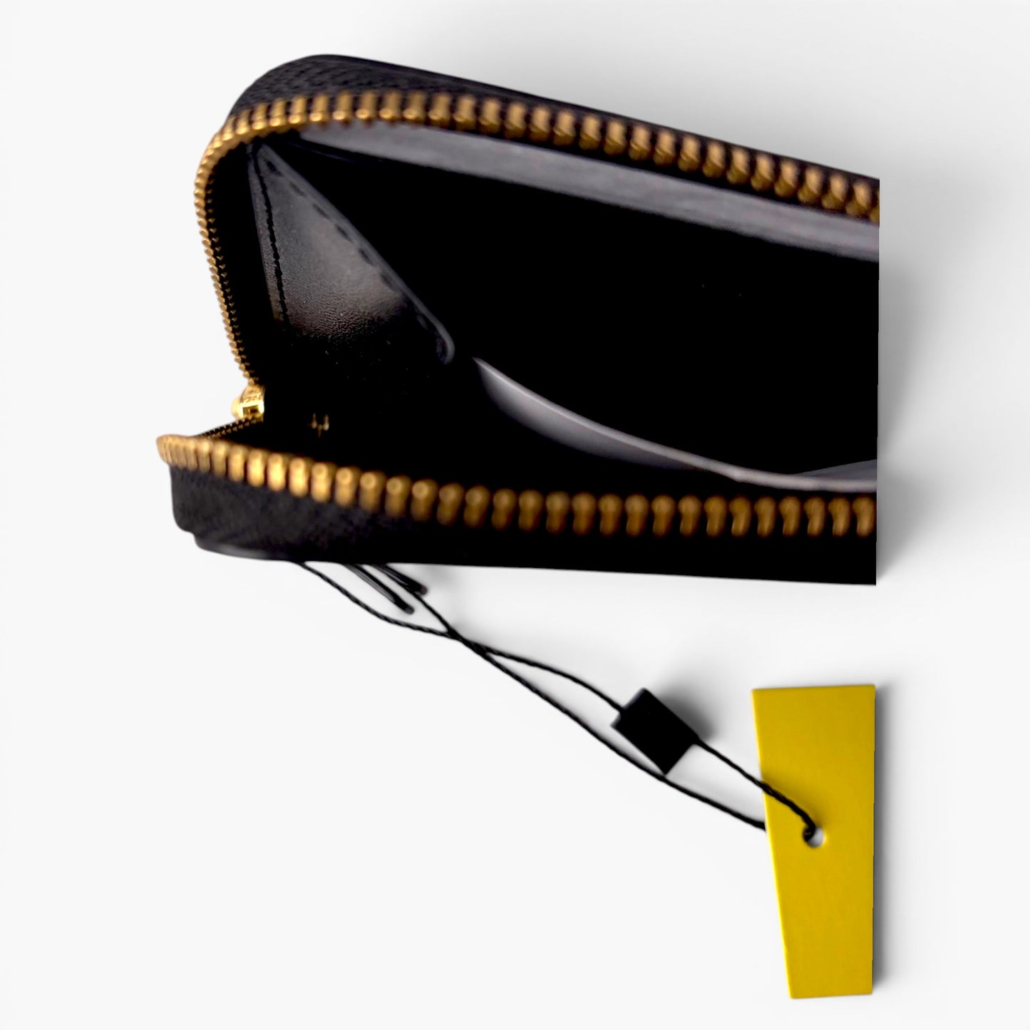The Pebble J Marc Top Zip Multi Wallet